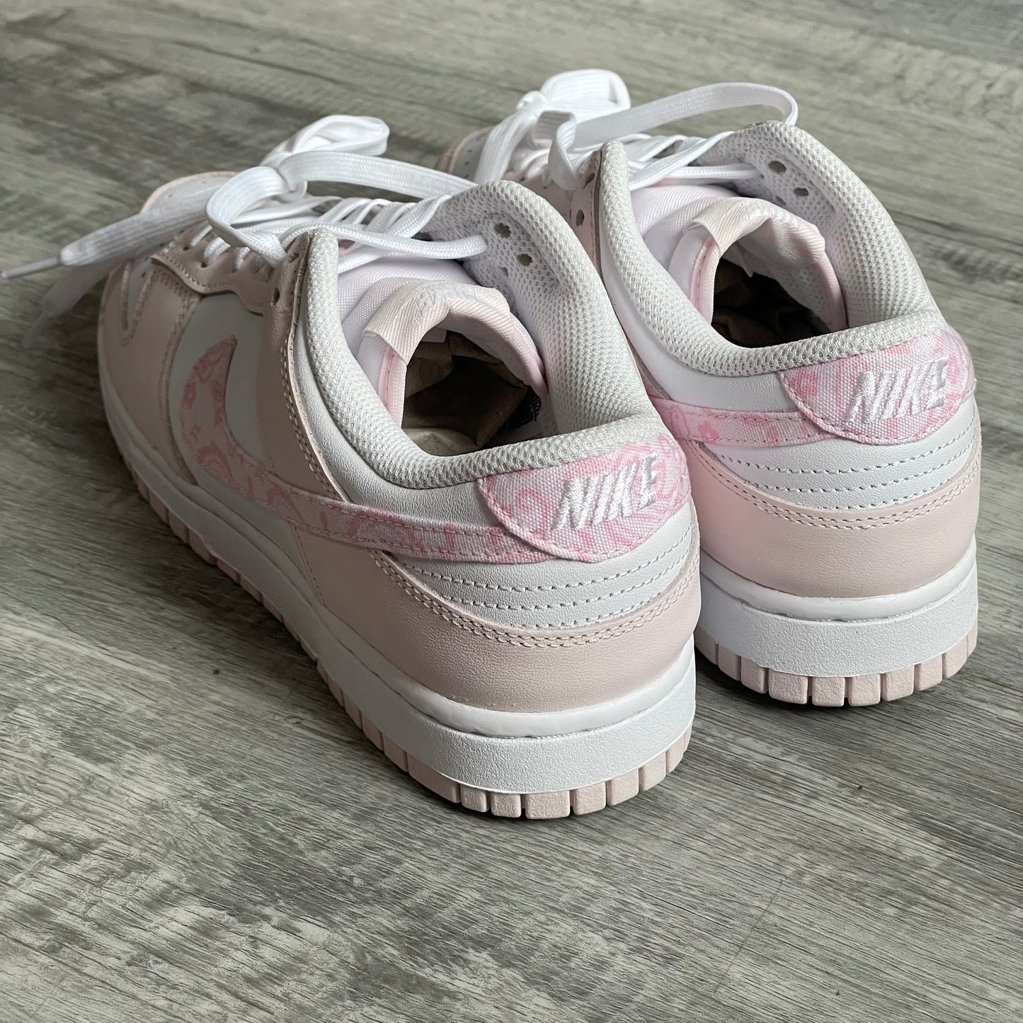 Nike Dunk Low Women “Pink Paisley”